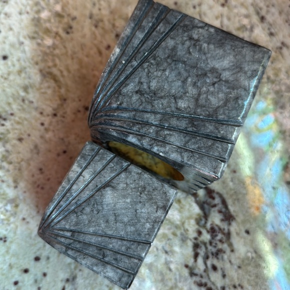 NWT. Square marble carved set of owls - Picture 7 of 7